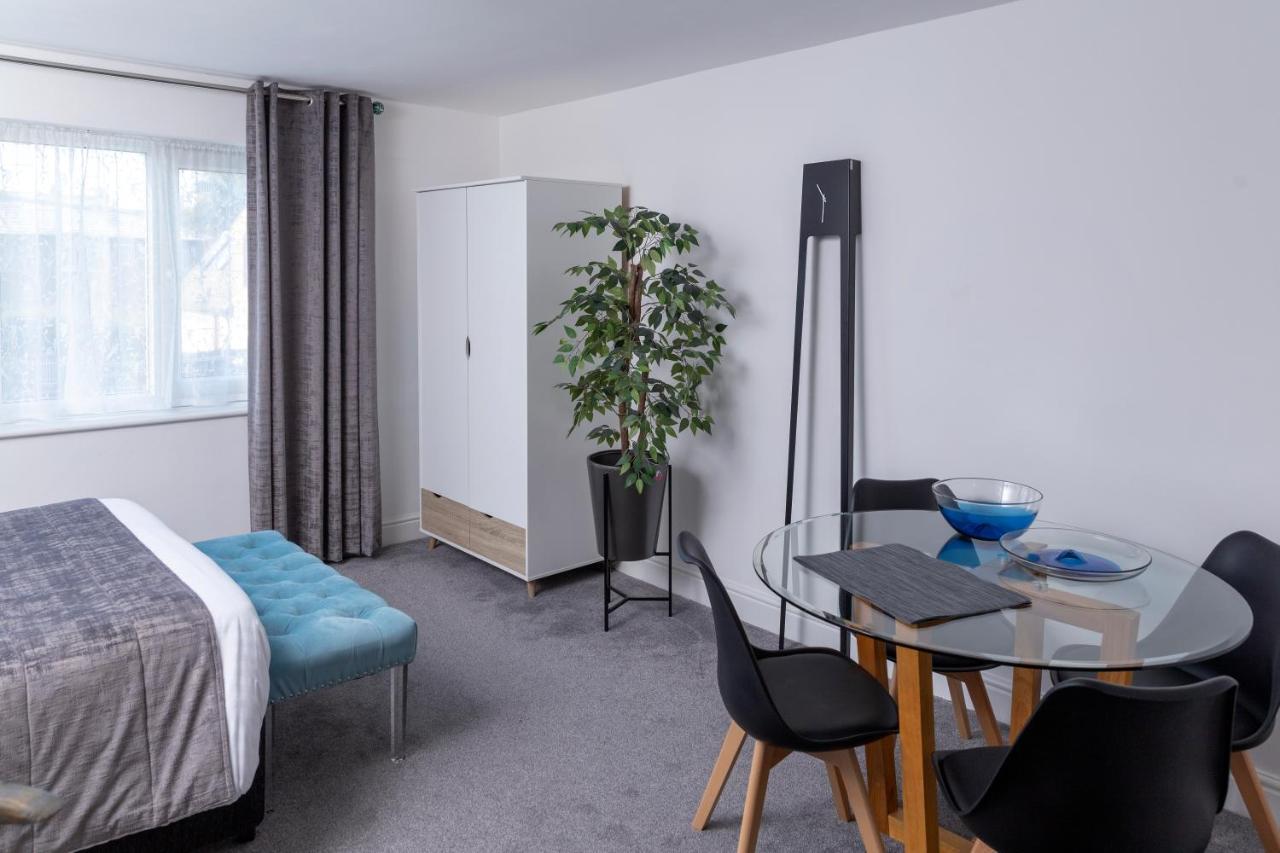 River Court Apartments Lets CBG Exteriör bild